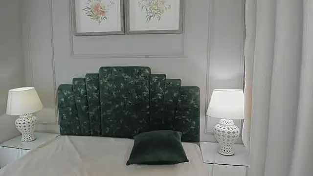 Snapshot of ana_beckett chatting on October 2025 10:44:01 AM ana beckett online show from October 2025 10:44:01 AM