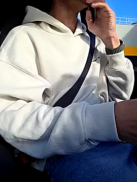 Snapshot of Zeefy chatting on October 2025 08:14:01 AM Zeefy online show from October 2025 08:14:01 AM