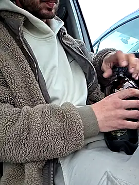 Snapshot of Zeefy chatting on October 2025 08:05:02 AM Zeefy online show from October 2025 08:05:02 AM