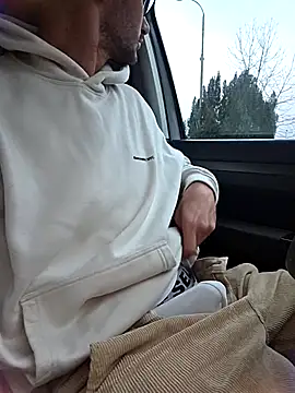 Snapshot of Zeefy chatting on November 2025 06:01:01 AM Zeefy online show from November 2025 06:01:01 AM