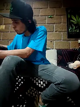 Pitudo20cmm online show from September 2025 06:59:02 AM