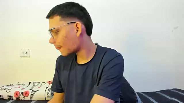 Diego-Monsalve online show from October 2025 10:34:02 PM