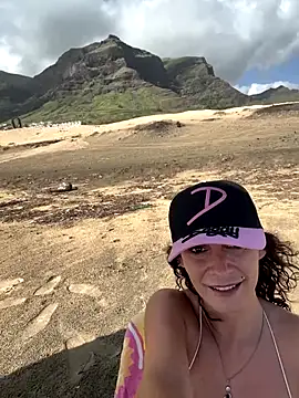 therealbeverlycious online show from October 2025 10:56:02 AM