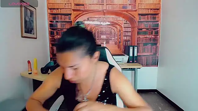 khiara moretti online show from December 2024 07:26:02 PM