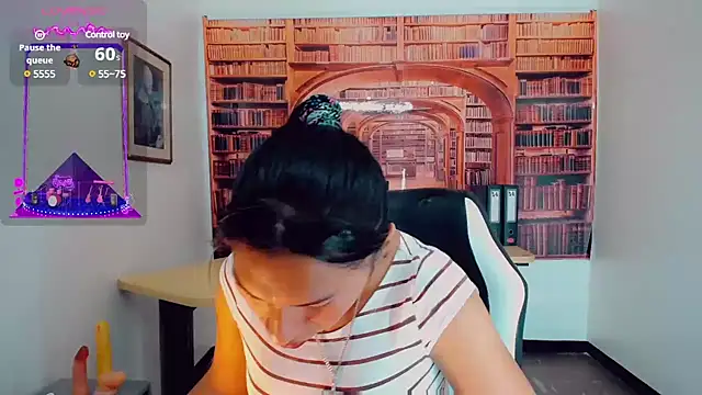 khiara moretti online show from December 2024 07:32:01 PM