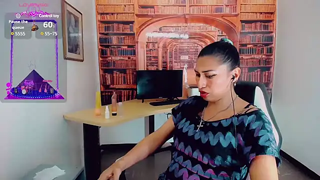 khiara moretti online show from December 2024 10:32:02 PM