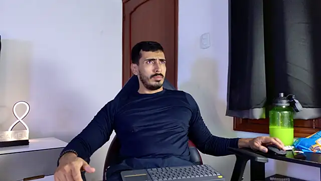 Snapshot of muscle_ares chatting on November 2025 12:22:02 AM muscle ares online show from November 2025 12:22:02 AM