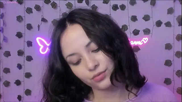 Megan Rodrigo online show from December 2024 11:18:02 PM