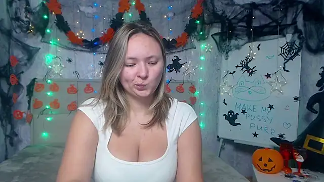 Snapshot of SallyVerda chatting on November 2025 06:54:01 PM SallyVerda online show from November 2025 06:54:01 PM