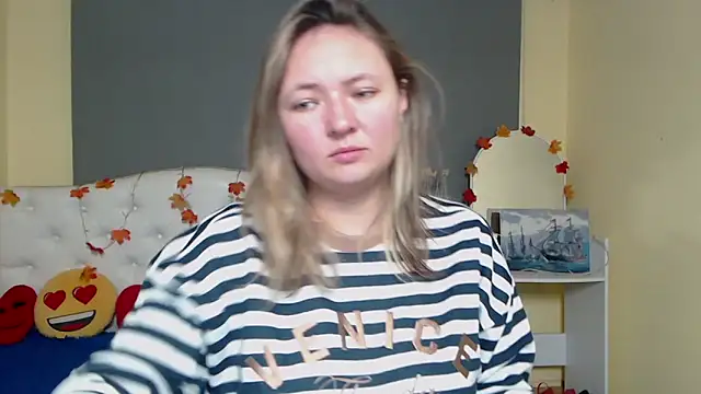 Snapshot of SallyVerda chatting on November 2025 06:39:01 PM SallyVerda online show from November 2025 06:39:01 PM