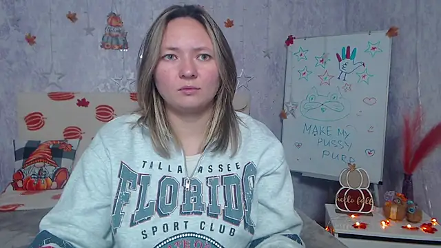 Snapshot of SallyVerda chatting on November 2025 06:41:02 PM SallyVerda online show from November 2025 06:41:02 PM