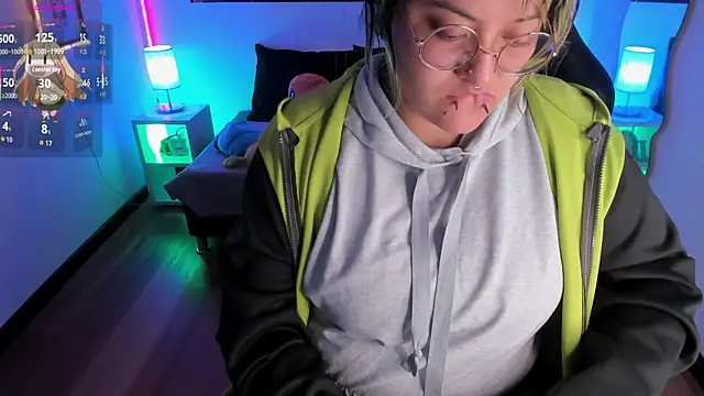 lucky-leah online show from October 2025 03:41:02 AM