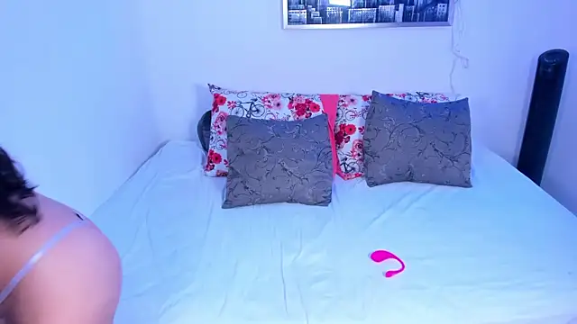 Snapshot of lau_miller chatting on September 2025 01:11:01 AM lau miller online show from September 2025 01:11:01 AM