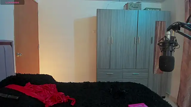 Snapshot of Kayla_foxxy chatting on September 2025 05:30:01 AM Kayla foxxy online show from September 2025 05:30:01 AM