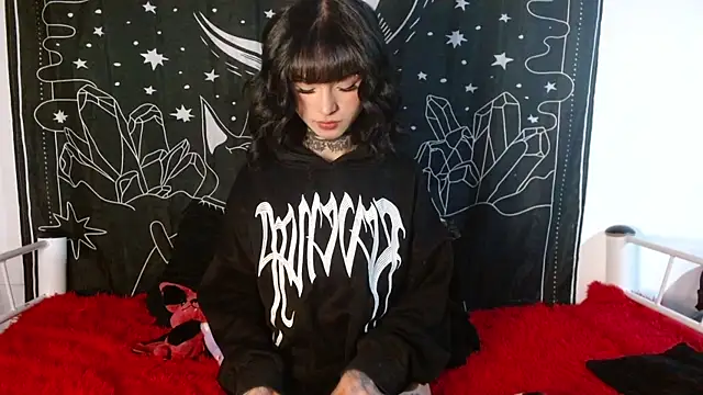 Snapshot of Isabella__dark chatting on October 2025 12:11:01 AM Isabella dark online show from October 2025 12:11:01 AM