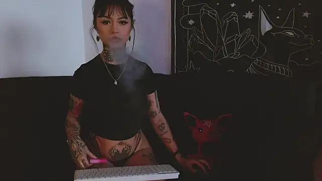 Snapshot of Isabella__dark chatting on October 2025 08:05:01 PM Isabella dark online show from October 2025 08:05:01 PM