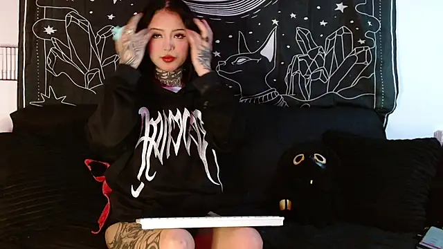 Snapshot of Isabella__dark chatting on November 2025 03:37:02 AM Isabella dark online show from November 2025 03:37:02 AM