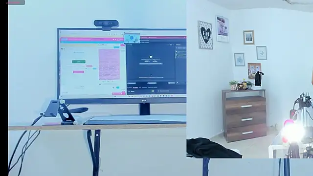 Snapshot of Daki_Ume_ chatting on October 2025 02:17:01 AM Daki Ume online show from October 2025 02:17:01 AM