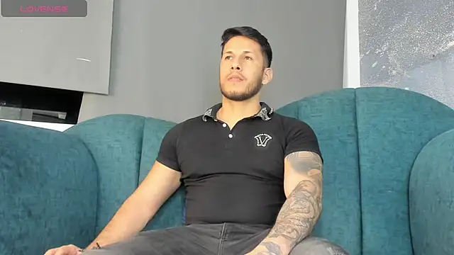 Snapshot of George_Diesell chatting on September 2025 03:32:01 AM George Diesell online show from September 2025 03:32:01 AM