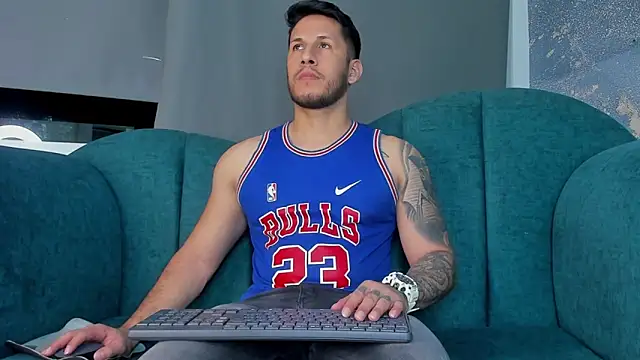 Snapshot of George_Diesell chatting on September 2025 04:27:01 AM George Diesell online show from September 2025 04:27:01 AM