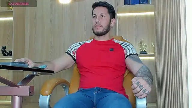 Snapshot of George_Diesell chatting on October 2025 04:31:02 AM George Diesell online show from October 2025 04:31:02 AM