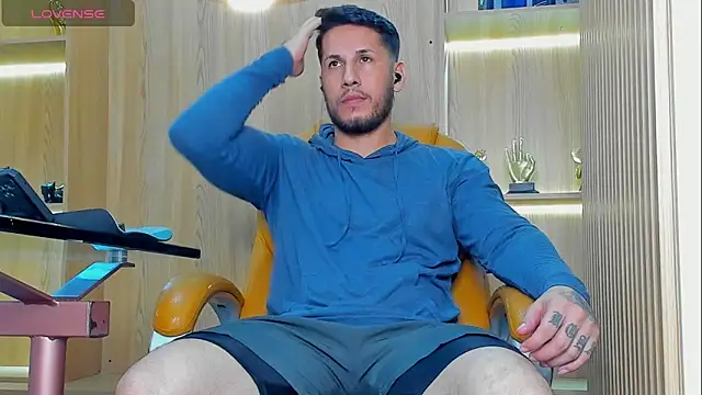 Snapshot of George_Diesell chatting on November 2025 09:14:01 PM George Diesell online show from November 2025 09:14:01 PM