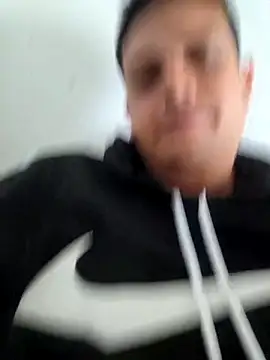 Ernesto696967 online show from November 2025 05:59:01 PM