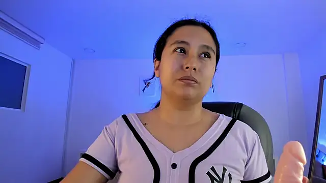  Natalie18 online show from November 2025 03:51:01 AM