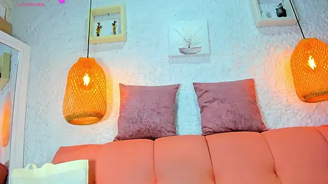 emiily s online show from October 2025 12:02:02 PM