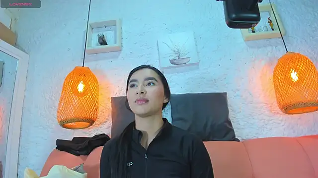 emiily s online show from October 2025 12:04:02 PM