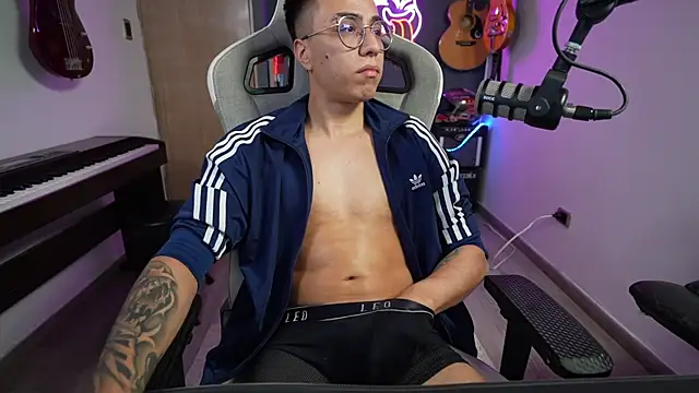 granxarma960 online show from February 2025 11:47:02 PM