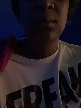 Snapshot of KLoveeee chatting on March 2025 01:21:02 AM KLoveeee online show from March 2025 01:21:02 AM