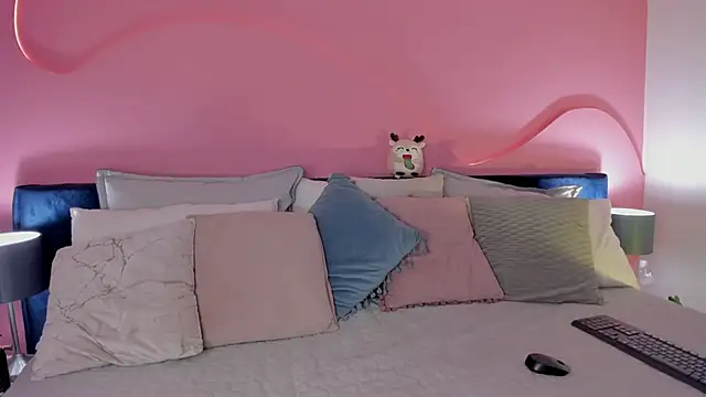 Alaia Manson online show from February 2025 11:57:02 AM