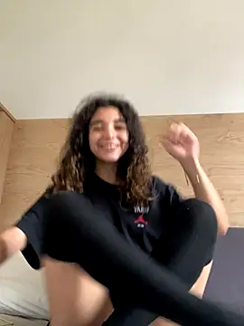 Snapshot of uniquerossie chatting on October 2025 09:24:02 AM uniquerossie online show from October 2025 09:24:02 AM