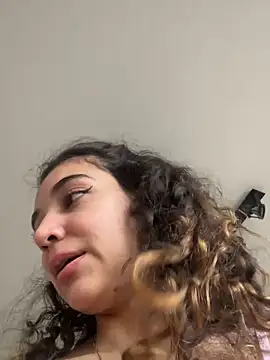 Snapshot of uniquerossie chatting on November 2025 08:46:02 AM uniquerossie online show from November 2025 08:46:02 AM