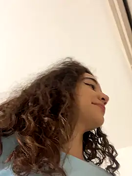 Snapshot of uniquerossie chatting on December 2025 08:41:01 AM uniquerossie online show from December 2025 08:41:01 AM