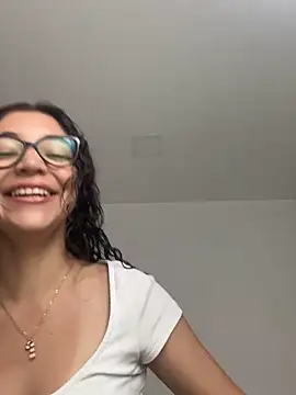 Snapshot of uniquerossie chatting on December 2025 08:09:02 AM uniquerossie online show from December 2025 08:09:02 AM