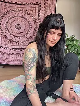 Val   online show from November 2025 05:34:01 PM