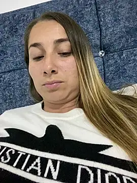 Iris love18 online show from February 2025 02:33:01 AM