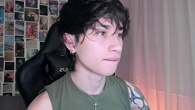 Snapshot of liamelf chatting on December 2024 06:30:02 AM liamelf online show from December 2024 06:30:02 AM