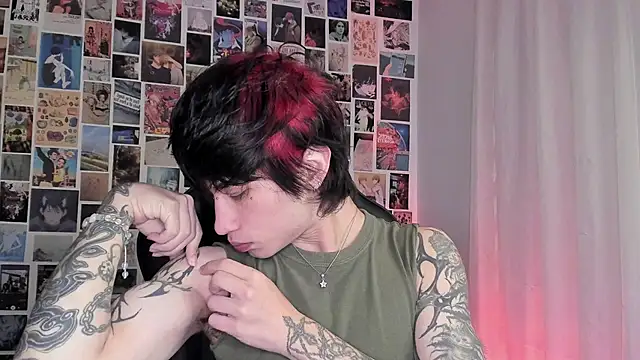 Snapshot of liamelf chatting on September 2025 06:03:01 AM liamelf online show from September 2025 06:03:01 AM