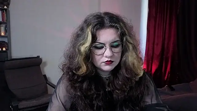 Snapshot of Laura_Karamazov chatting on September 2025 09:47:02 AM Laura Karamazov online show from September 2025 09:47:02 AM