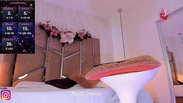 Snapshot of Martinaa_Jones_ chatting on December 2024 08:42:02 PM Martinaa Jones online show from December 2024 08:42:02 PM