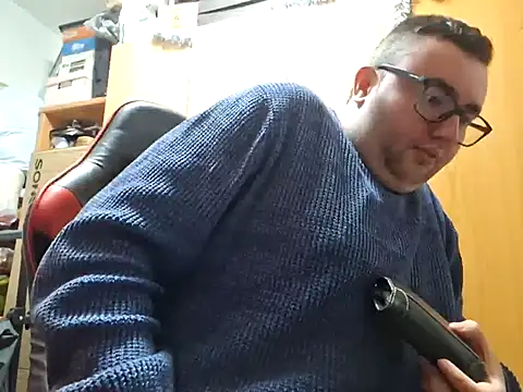 Javier bear online show from December 2024 03:05:01 PM