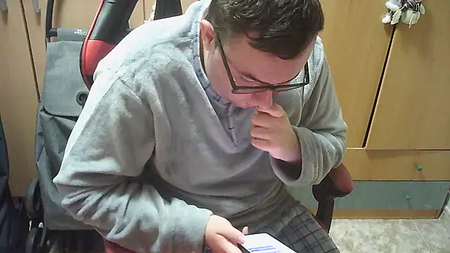 Javier bear online show from January 2025 10:57:01 PM
