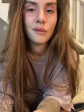 EmiliaCatalina online show from December 2024 02:10:02 AM