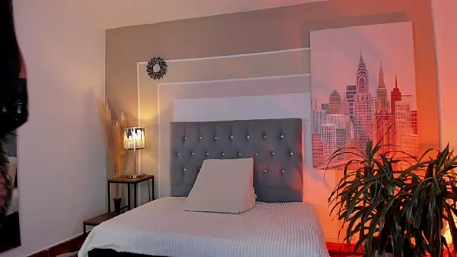 missmegann online show from December 2024 12:28:01 PM