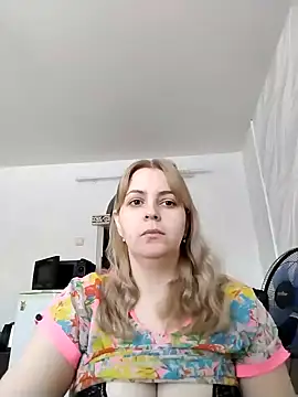 Lady nice cat online show from January 2025 03:56:02 AM