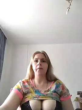 Lady nice cat online show from January 2025 03:52:02 AM