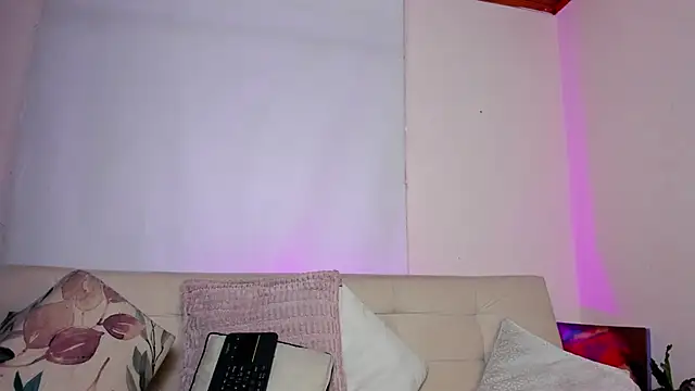 roselinedior online show from December 2024 03:49:02 PM